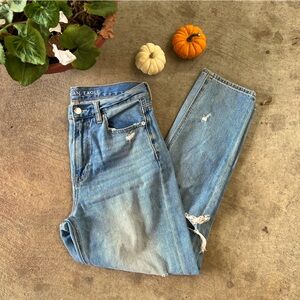 AMERICAN EAGLE  |  NWOT high rise mom jean